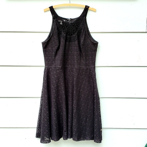 London Times Dresses & Skirts - London Times Black Lace Sleeveless Dress - 16